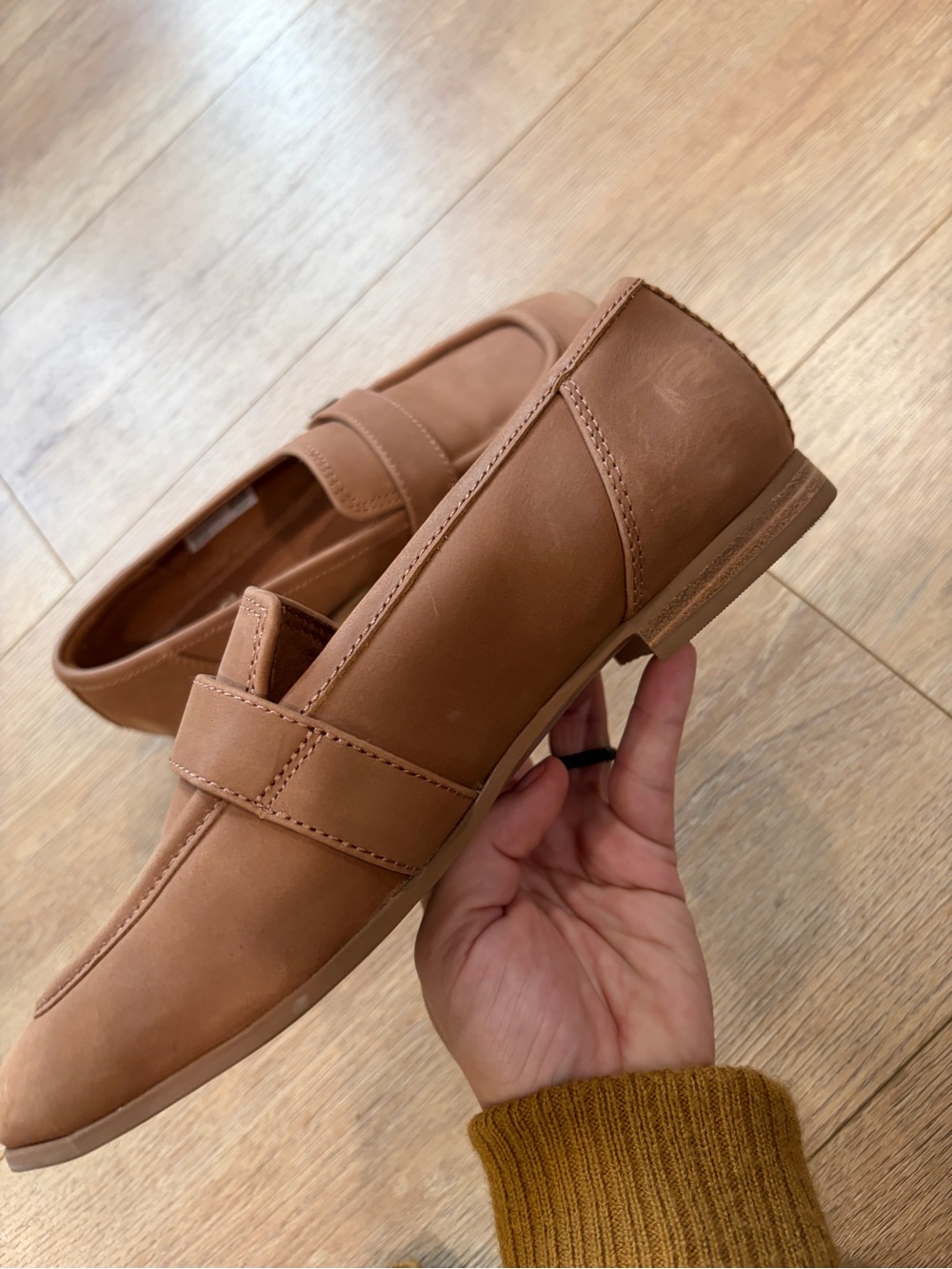Toms Women's Tan Loafer Flats - Picture 6 of 12